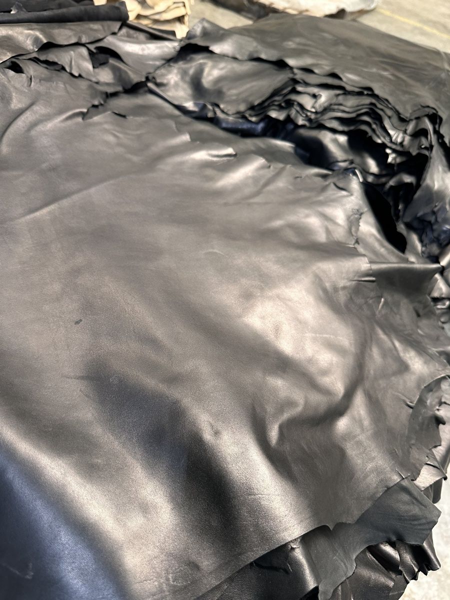 Black hair sheep gloving leather, soft and fine-grained